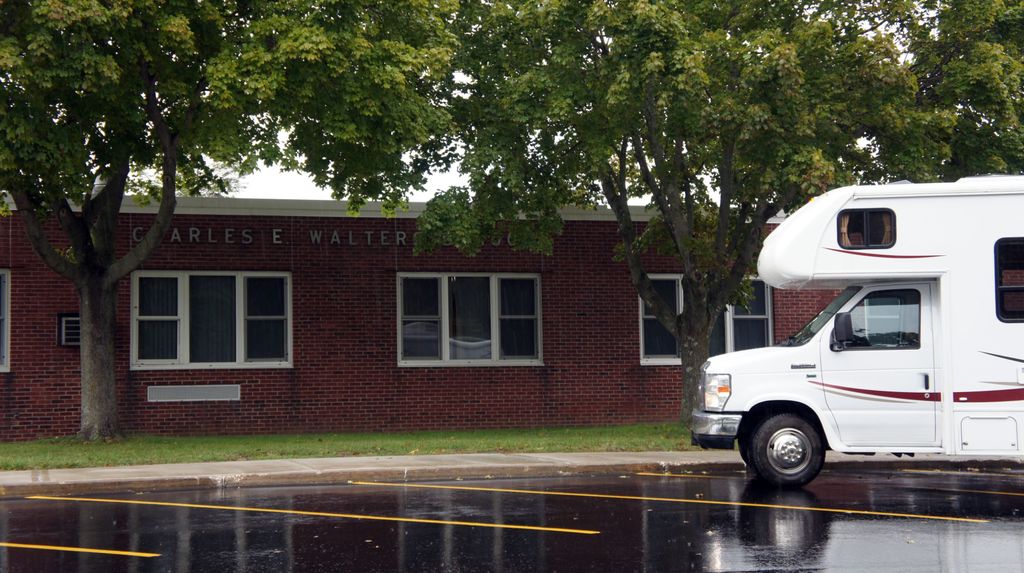 Charles E. Walter School, Brookhaven / Long Island